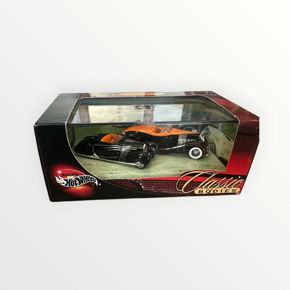 Hot Wheels Classic Bodies 1932 Duesenberg & 57C Bugatti Vehicle Set